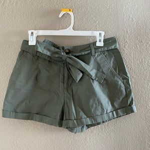 Army green forever 21 shorts